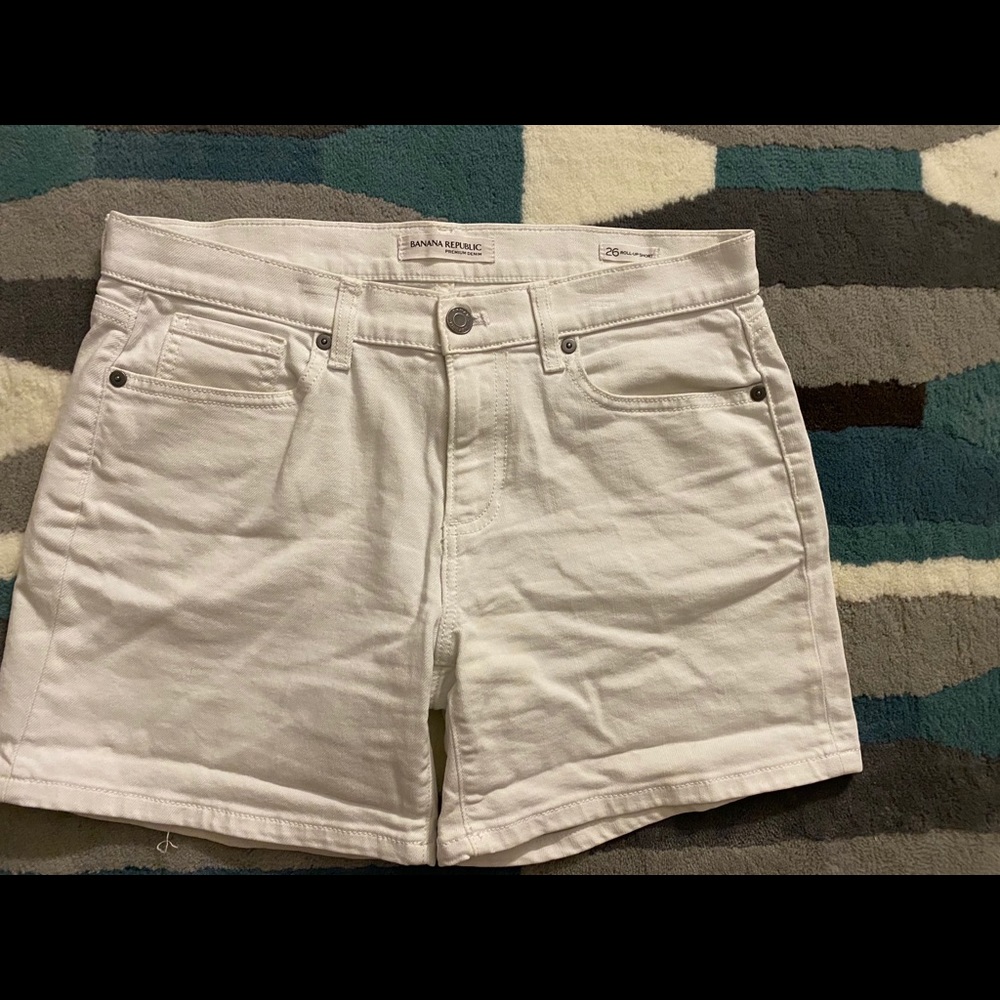Banana Republic white denim shorts. Size 26